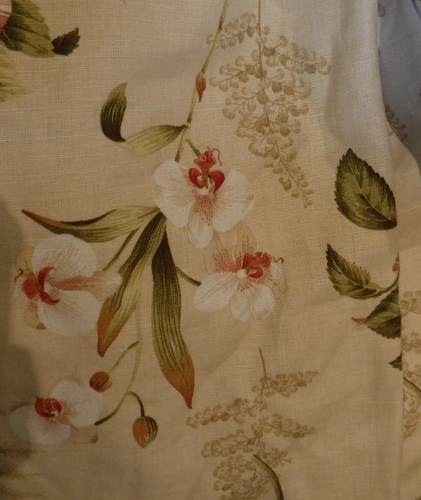 A pair of Sanderson "Lavinia Fern" cotton interlined curtains with matching pelmet