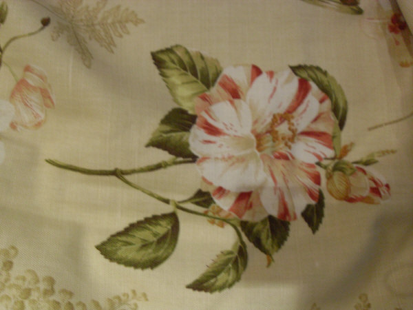 A pair of Sanderson "Lavinia Fern" cotton interlined curtains with matching pelmet - Image 3 of 6