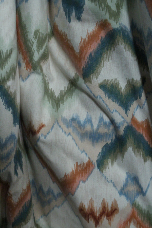 A large quantity of curtains and a large green self-patterned throw with gold trim etc - Image 2 of 3