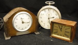 A circa 1930 mahogany cased mantle clock,