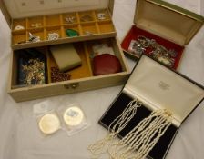 A box containing various wrist watches to include Sekonda, Accurist, Citron,