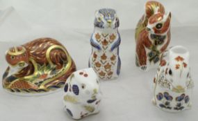 A collection of five Royal Crown Derby Japan pattern animal figures including "Otter MMV1" (gold