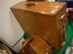 A brown leatherette Samsonite hat box,