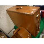 A brown leatherette Samsonite hat box,