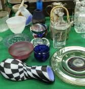 Assorted glassware to include a Paul Barcroft cranberry glass bowl and one further example by Paul