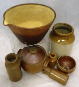 Assorted stoneware items to include a mixing bowl,