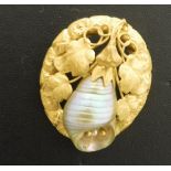 A Henry Steiner of Adelaide 15 carat gold and shell brooch CONDITION REPORTS Approx.