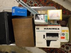 A box of assorted vintage camera equipment to include a box Brownie, a Kodak Instamatic 100 camera,