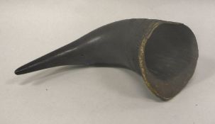 An early 20th Century uncarved bullhorn approx 30 cm long