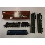 An Airfix GMR 00 scale steam passenger set with Royal Scot 4-6-0 loco and tender together with a