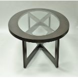 A modern lacquered dining table and chairs by M Brasil,