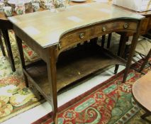 An early 19th Century mahogany wash stand / dressing table,