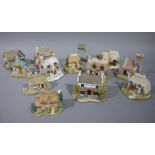 A quantity of Lilliput lane house including Water Side Mill, Farthing Lodge, Daisy Cottage,