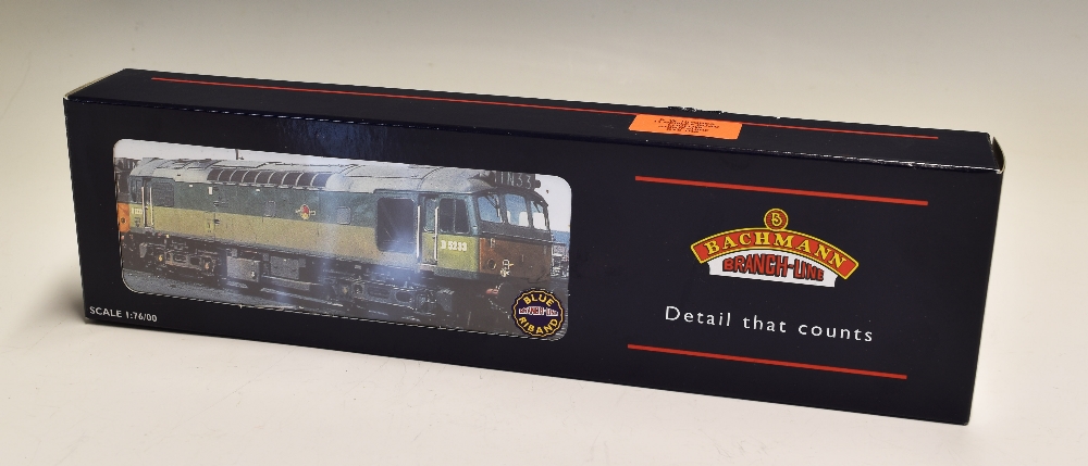 OO Gauge Bachmann Branch-Line 32-410 Class 25/2 Diesel Locomotive 25087 in BR Blue, boxed.