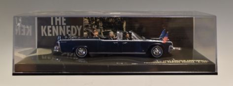 Minichamps 'The Kennedy Car' 1961 Lincoln Continental Presidential Parade Vehicle 'X-100' diecast,