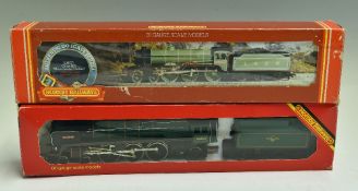 OO Gauge Hornby R053 LNER 'Manchester United' Class B17 Locomotive Green Boxed plus R053 'Britannia'