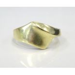 FOURTEEN CARAT GOLD RING with shaped twist effect design, ring size M-N, approximately 4.