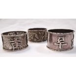 CHINESE EXPORT SILVER NAPKIN RING with relief decoration of fish, crab, lobster, shells and sealife,