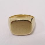 TEN CARAT GOLD SIGNET RING ring size V-W and approximately 4.