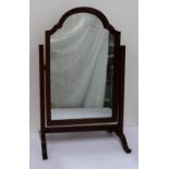 GEORGIAN STYLE MAHOGANY DRESSING TABLE M