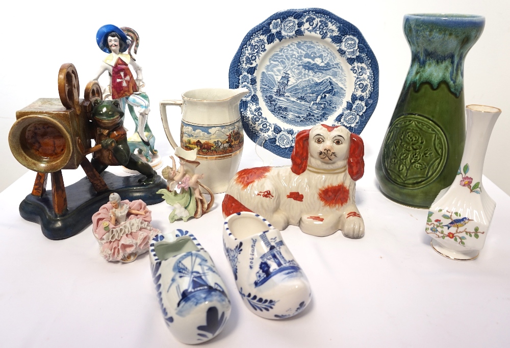 MIXED LOT OF CERAMICS