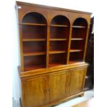 MAHOGANY SIDE CABINET