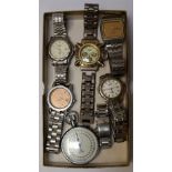 SMALL LOT OF GENTLEMEN'S WRISTWATCHES comprising a Seiko SQ50; Seiko 5 Automatic with date aperture;