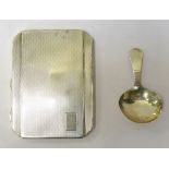 GEORGE III SILVER CADDY SPOON with a shaped oval bowl, London 1805,