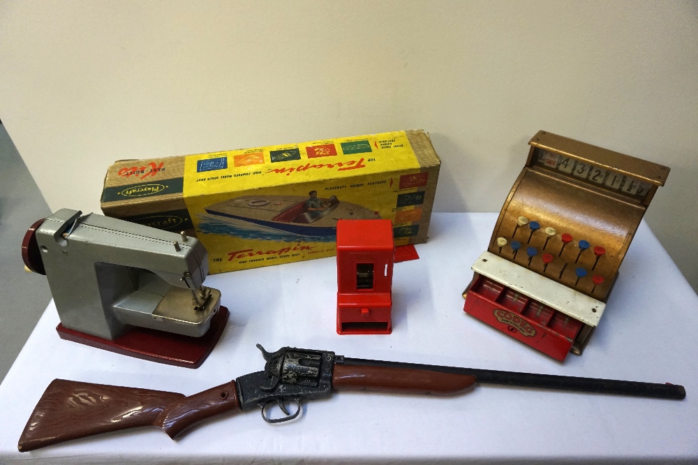 COLLECTION OF VINTAGE CHILDREN'S TOYS
