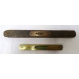 VICTORIAN MAHOGANY SPIRIT LEVEL with a brass top marked 'W.