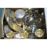 A MISCELLANEOUS COLLECTION OF BRASS AND SILVER PLATES,