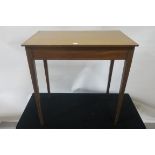 AN EDWARDIAN MAHOGANY AND SATINWOOD BANDED OCCASIONAL TABLE,