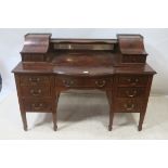 A VERY FINE IMPRESSIVE EDWARDIAN MAHOGANY CARLTON HOUSE STYLE DESK,