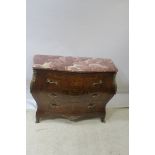 A VERY FINE CONTINENTAL KINGSWOOD AND MARQUETRY INLAID BOMBE SHAPED CHEST OF DRAWERS,