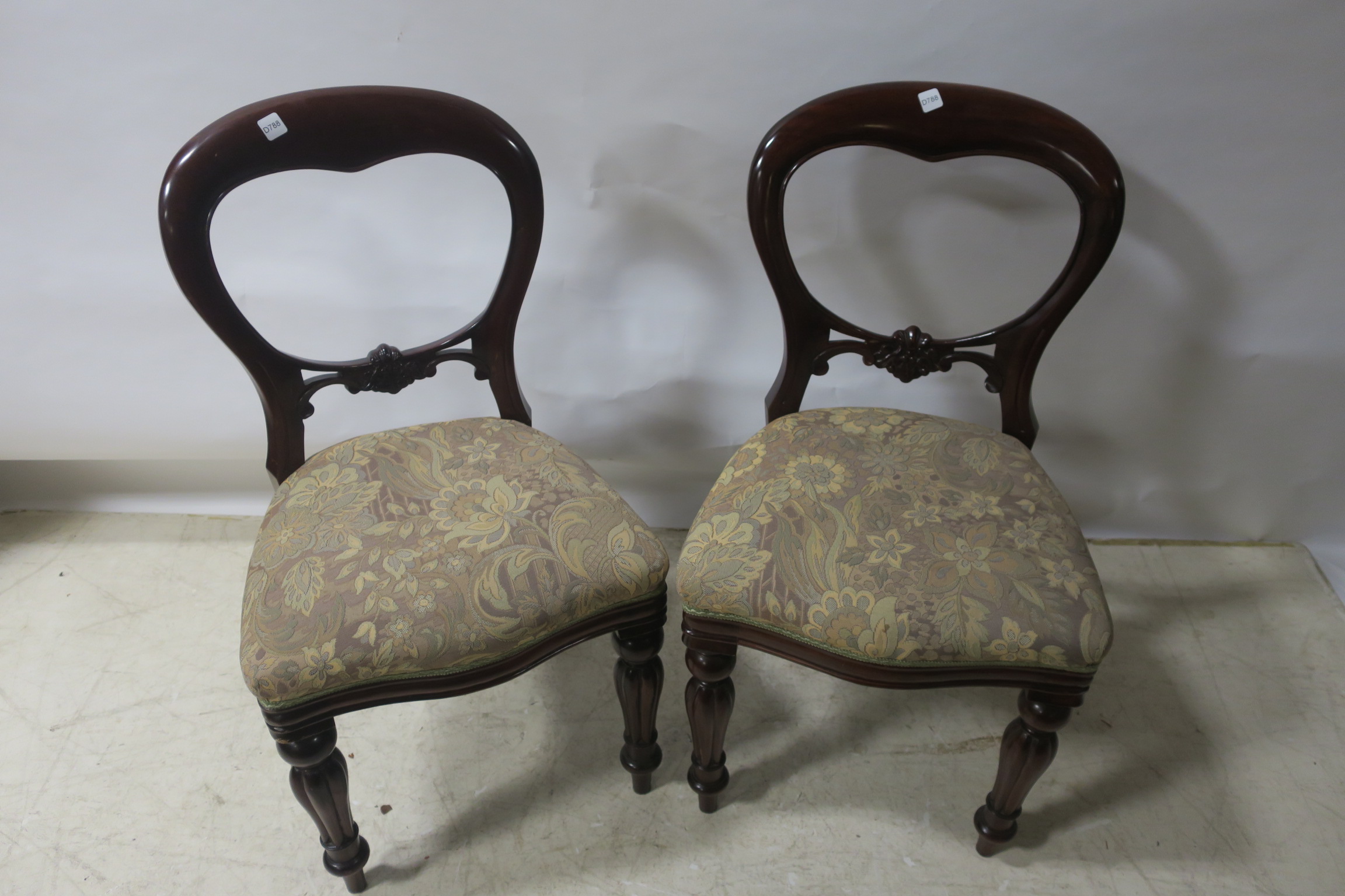 A SET OF SIX GEORGIAN STYLE MAHOGANY FRAMED DINING ROOM CHAIRS,