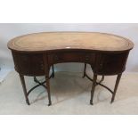 A GOOD EDWARDIAN MAHOGANY DESK, with satinwood straight inlay,