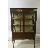 AN EDWARDIAN MAHOGANY CHINA DISPLAY CABINET,