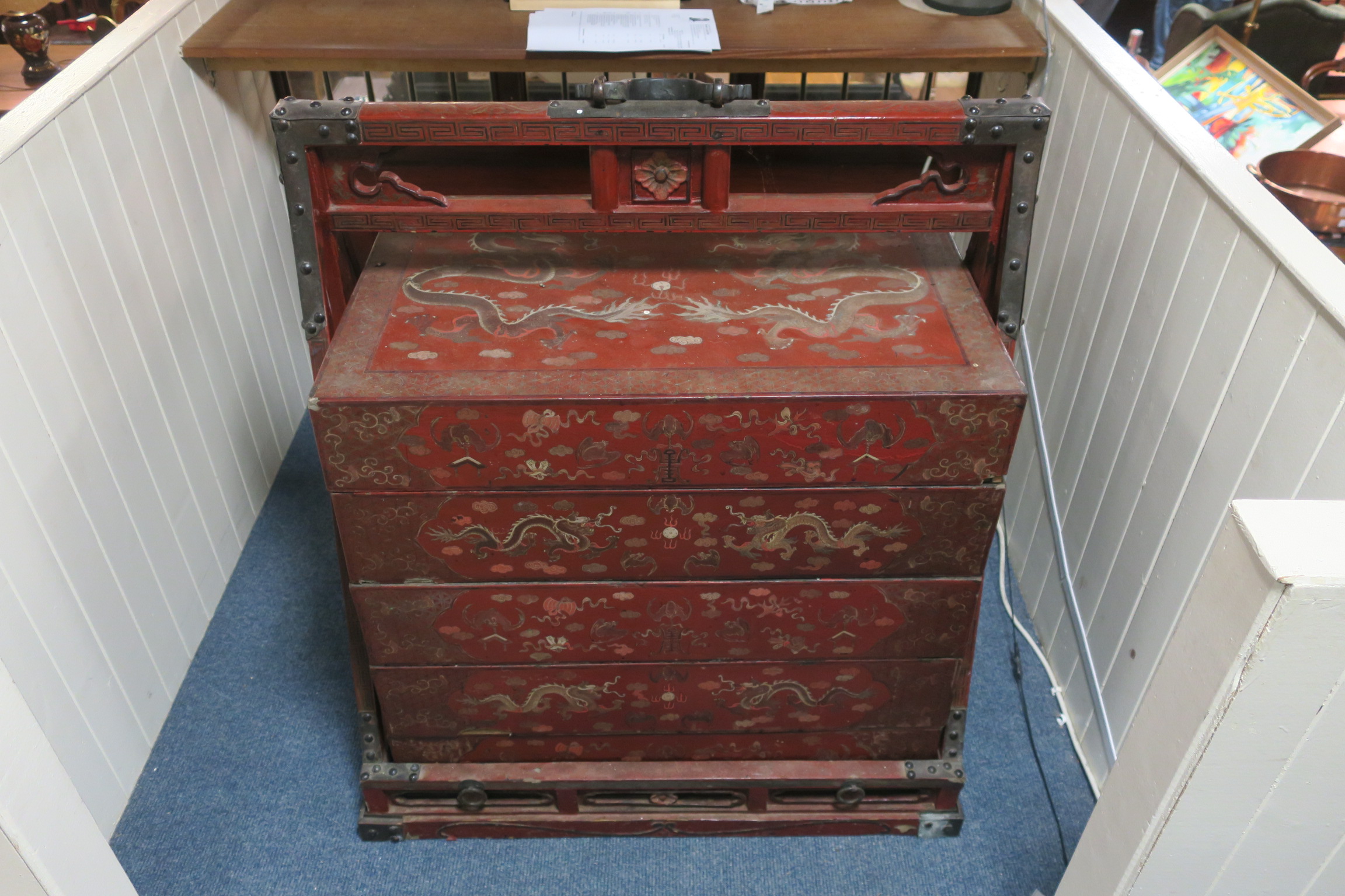 A LATE 19th / EARLY 20th CENTURY CHINESE WEDDING CHEST,