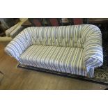 A VICTORIAN DESIGN BUTTON BACK SETTEE,