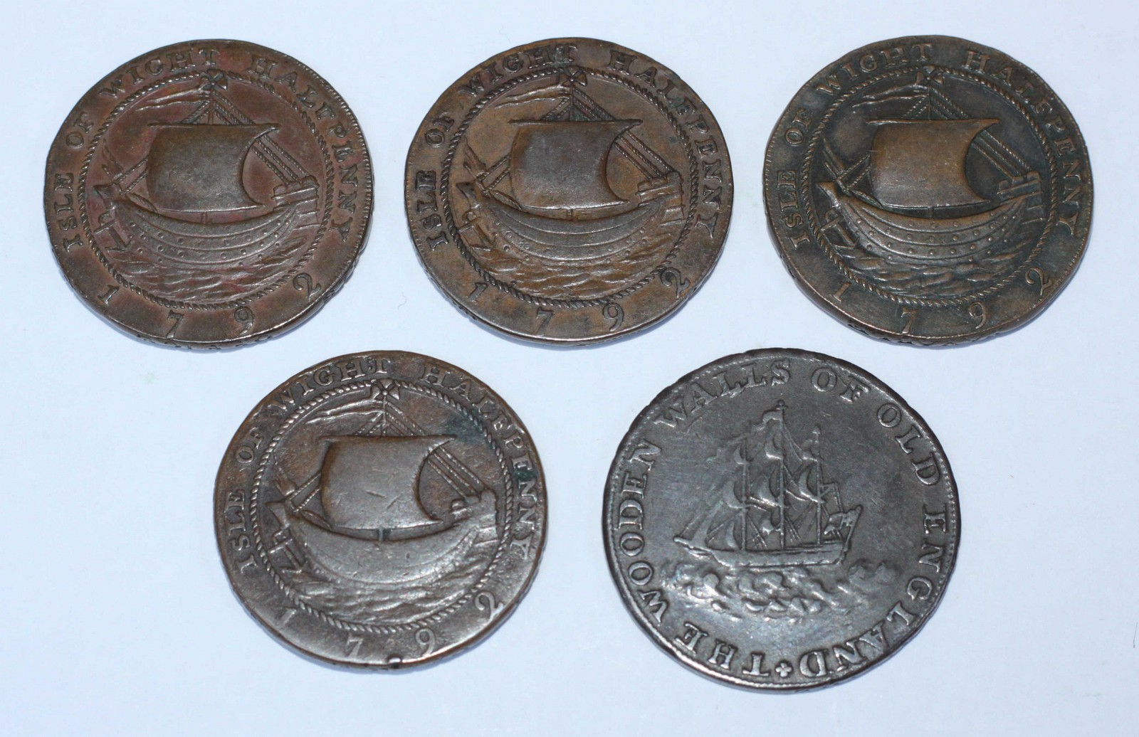 Five 18th Century Copper Halfpenny Tokens, comprising Four (4x) Newport, IOW, Hampshire 'Robert Bird