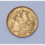 A 1913 22ct gold half sovereign. Gross weight approximately 3.9g.