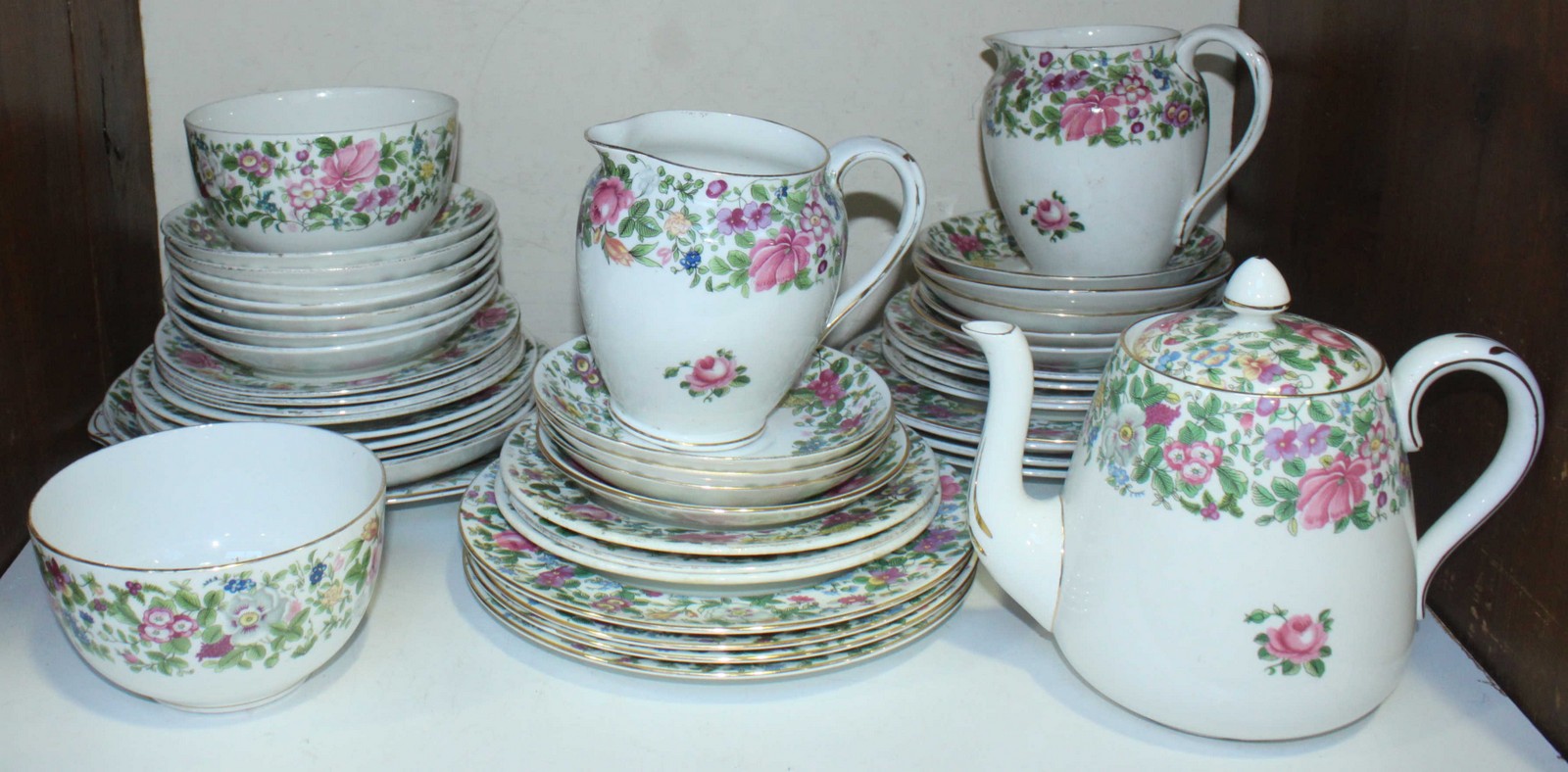 SECTIONS 13 & 14. Two sections of Royal Crown Staffordshire 'Thousand Flowers' pattern dinner and