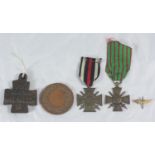 Five assorted medals comprising a WWI Croix de guerre, a WWI German cross, a 1906 Oxfordshire