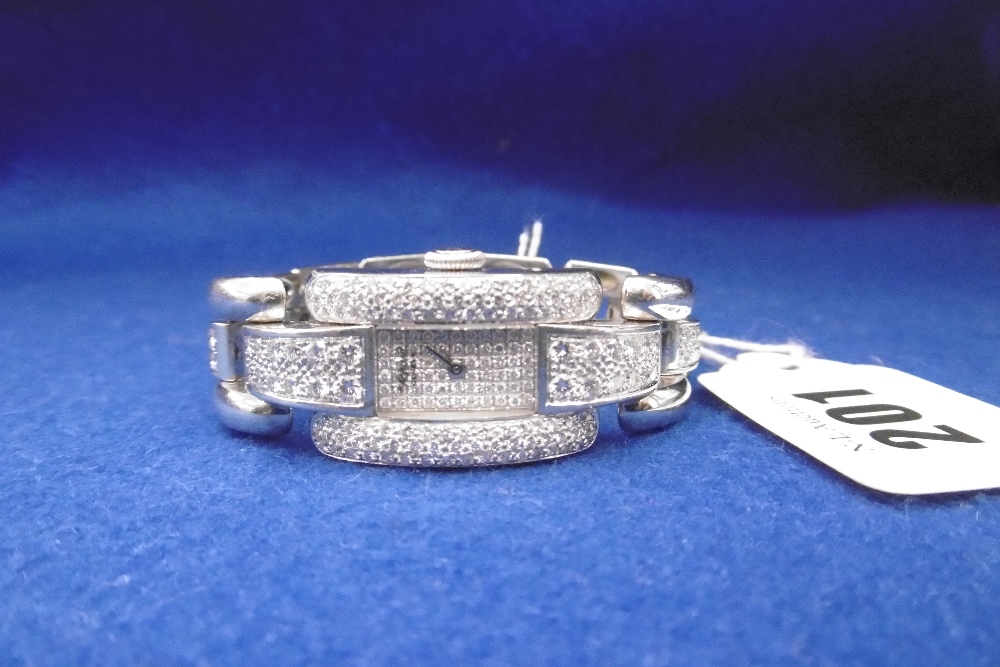 AN 18CT WHITE GOLD LADIES DIAMOND SET CHOPARD LA STRADA WATCH WITH DIAMOND ENCRUSTED DIAL, - Image 4 of 9