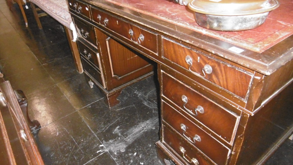 MAHOGANY PEDESTAL DESK - Image 9 of 10