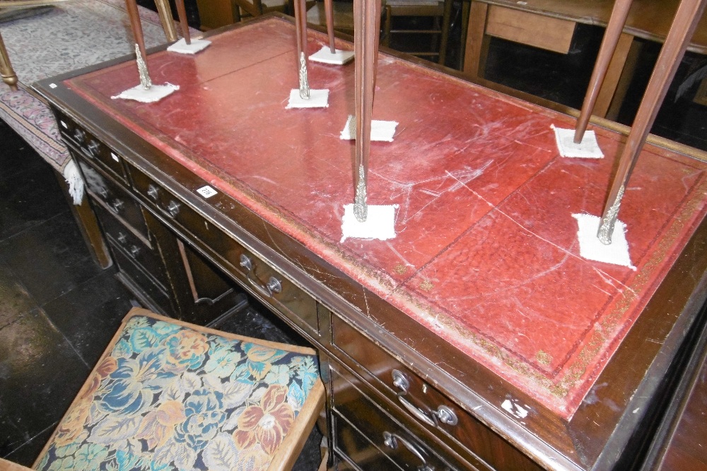 MAHOGANY PEDESTAL DESK - Image 7 of 10