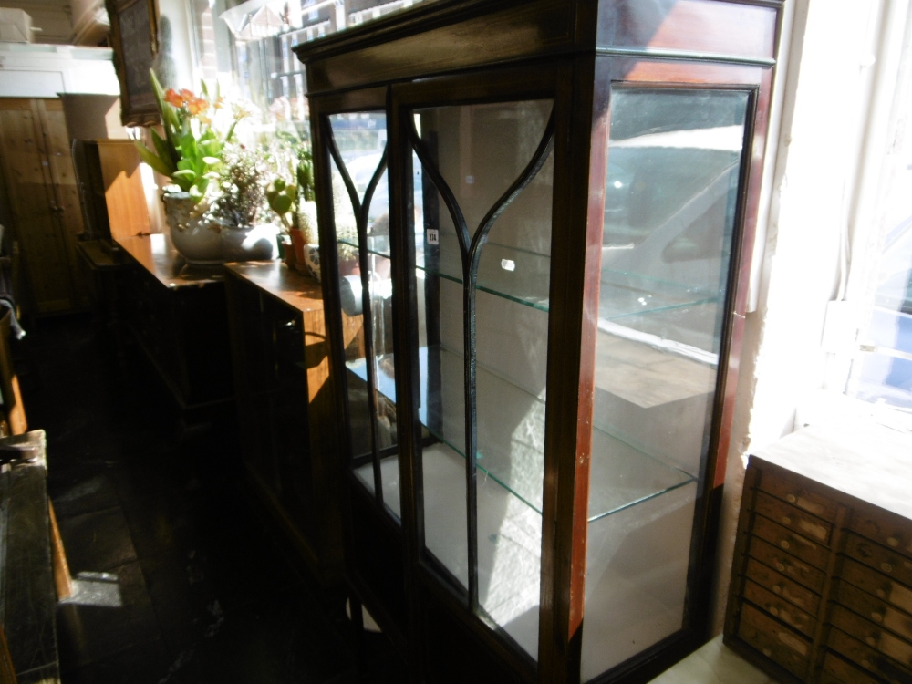 TWO DOOR EDWARDIAN DISPLAY CABINET - Image 4 of 4