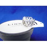 A BOXED LINKS OF LONDON SILVER RING