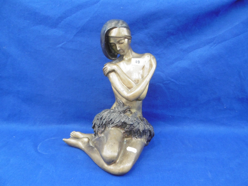 A BRONZE SCULPTURE OF A LADY IN THE ART DECO STYLE