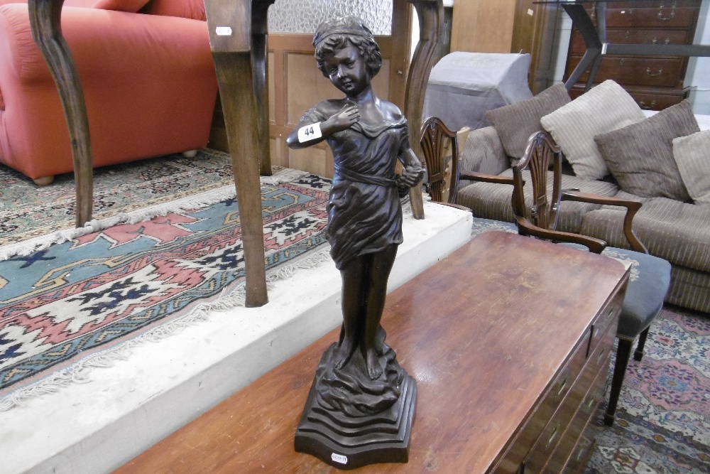 A BRONZE SCULPTURE OF A GIRL - Image 2 of 2